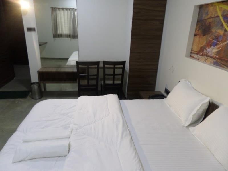 Hotel Treebo Lalaji'S Executive Aurangabad  Zewnętrze zdjęcie